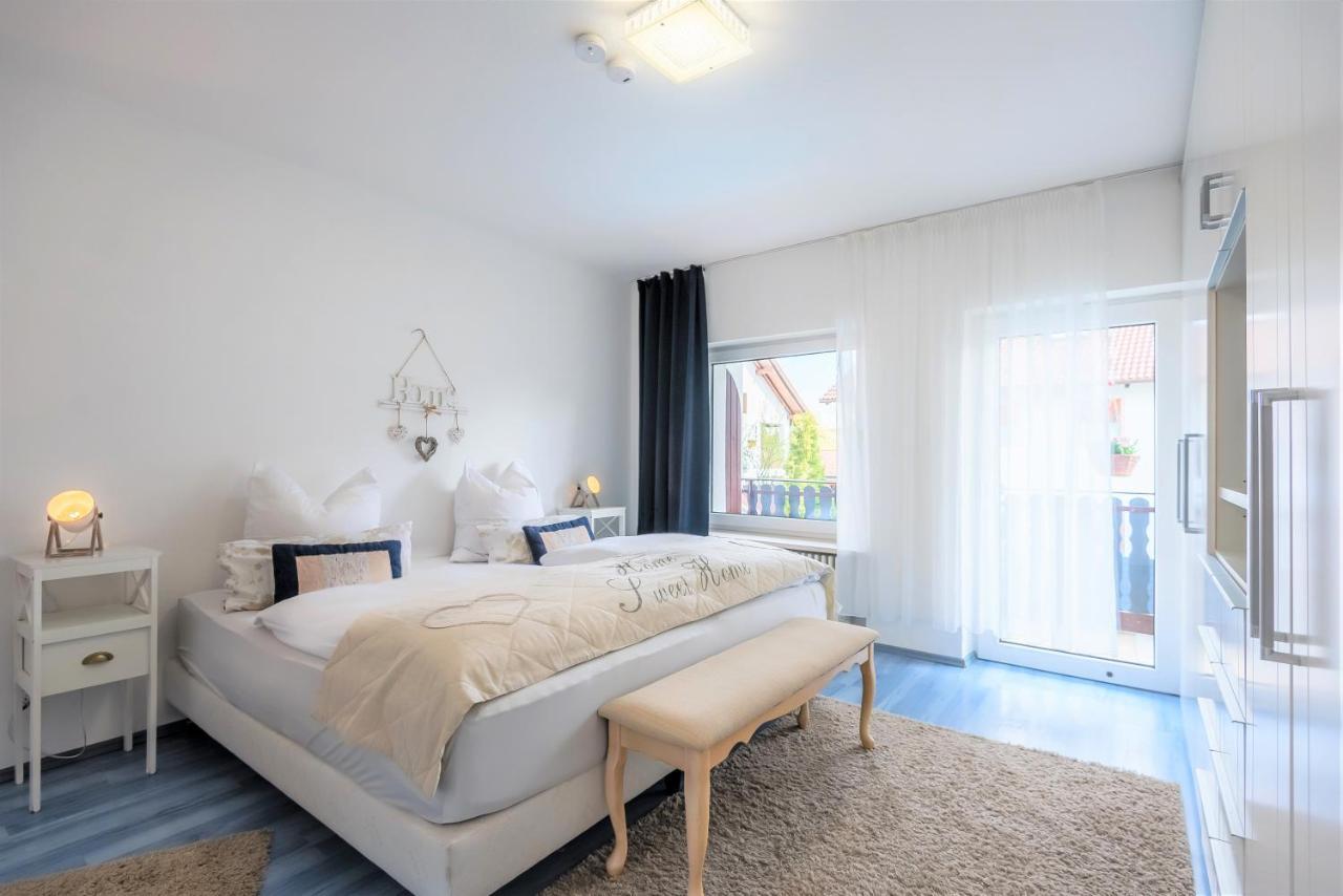 Darfati 4-Zimmer Wohnung Pliening エクステリア 写真